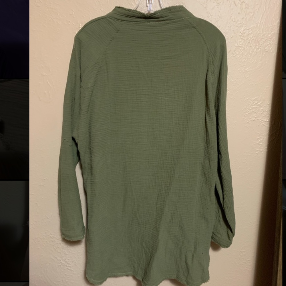 Cotton Pocketed Button Down Tunic - Picture 6 of 7